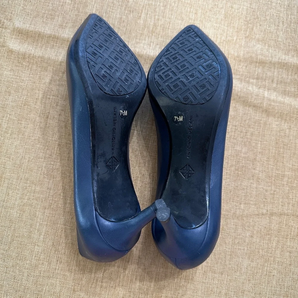 Antonio Melani Elynda Leather Navy Pumps - Picture 6 of 7
